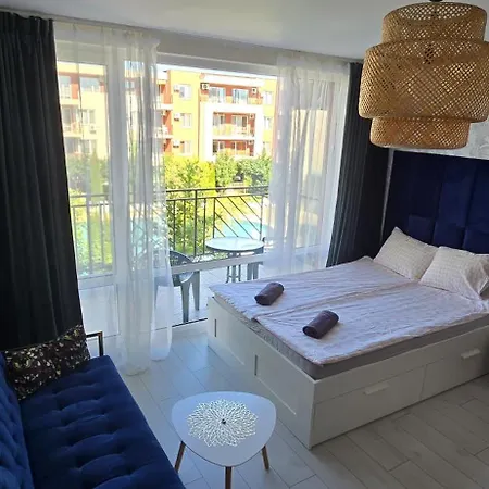 아파트 Boutique Modern Studio, Free Parking, Wi-fi, Tv, Pool View, Garden, Quiet, Security, 15 Min Walk To The Sea