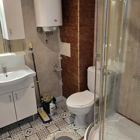아파트 Boutique Modern Studio, Free Parking, Wi-fi, Tv, Pool View, Garden, Quiet, Security, 15 Min Walk To The Sea *
