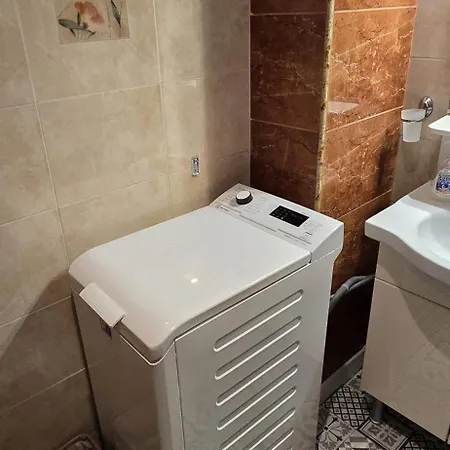 Boutique Modern Studio, Free Parking, Wi-fi, Tv, Pool View, Garden, Quiet, Security, 15 Min Walk To The Sea 아파트