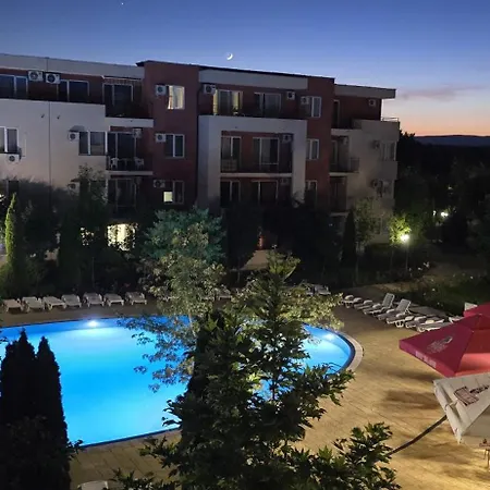 아파트 Boutique Modern Studio, Free Parking, Wi-fi, Tv, Pool View, Garden, Quiet, Security, 15 Min Walk To The Sea *