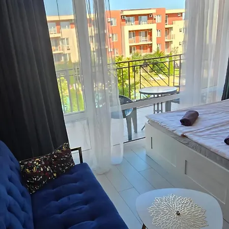アパート Boutique Modern Studio, Free Parking, Wi-fi, Tv, Pool View, Garden, Quiet, Security, 15 Min Walk To The Sea