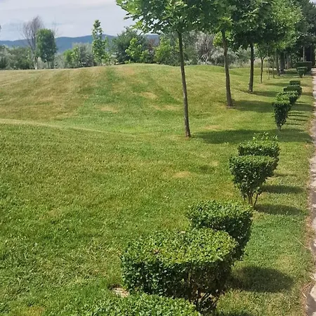 Boutique Modern Studio, Free Parking, Wi-fi, Tv, Pool View, Garden, Quiet, Security, 15 Min Walk To The Sea * 써니비치